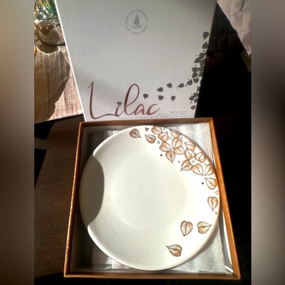 Brand new Lilac dessert dishes. Set of 6.